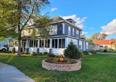 Prairie House Manor - Exterior Side View