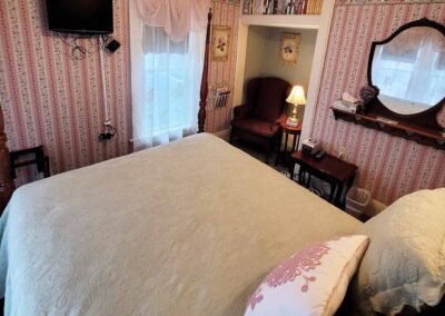 Prairie House Manor - Here's My Heart Guest Room